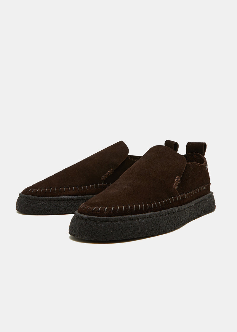 Load image into Gallery viewer, Yogi x Universal Works Hitch Low Loafer on Crepe  - Dark Brown - Sole
