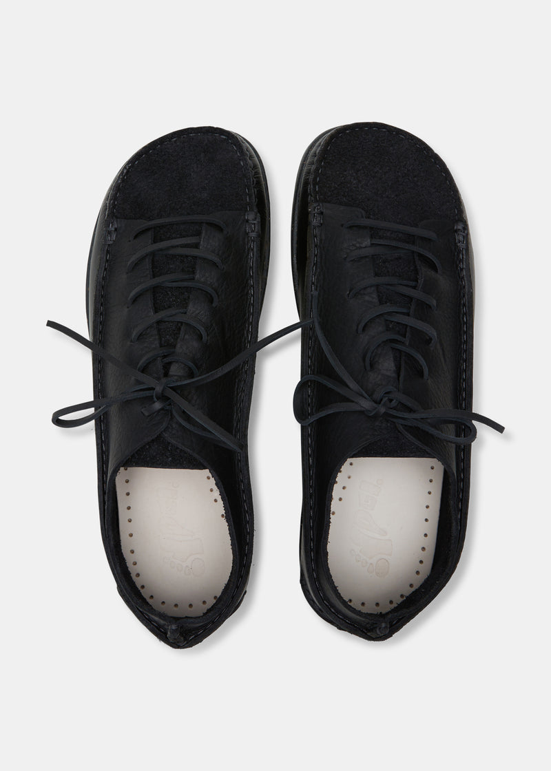 Load image into Gallery viewer, Finn Rev/Leather Shoe On Negative Heel - Black - Sole
