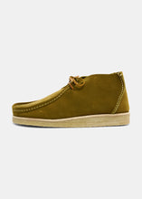 Load image into Gallery viewer, Yogi Torres Suede Chukka Boot on Crepe - Moss Green - Side
