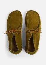 Load image into Gallery viewer, Yogi Torres Suede Chukka Boot on Crepe - Moss Green - Top
