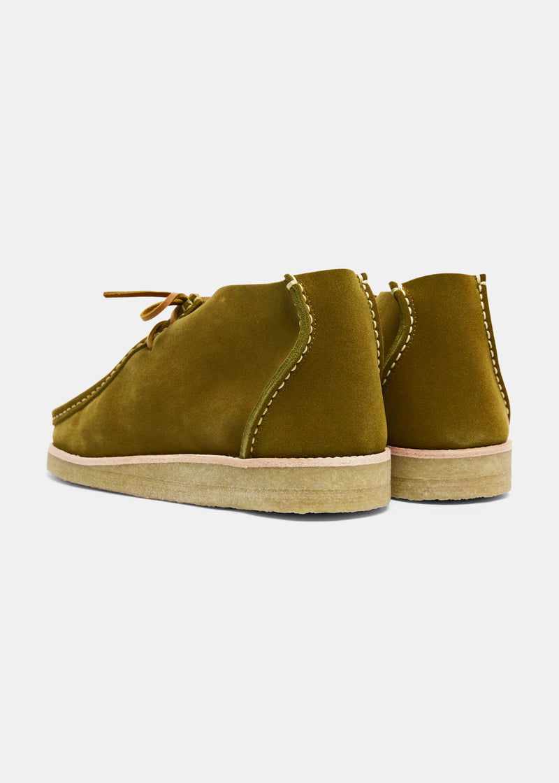 Load image into Gallery viewer, Yogi Torres Suede Chukka Boot on Crepe - Moss Green - Sole

