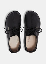 Load image into Gallery viewer, Caden Centre Seam Leather Shoe - Black Mono
