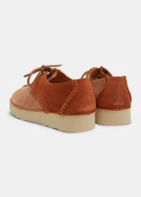 Load image into Gallery viewer, Caden Centre Seam II Womens Shoe On EVA - Cinnamon
